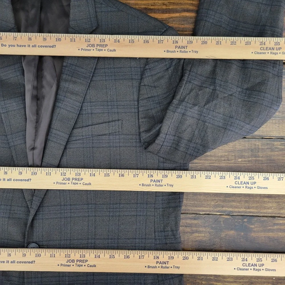 Van Heusen Men's Sport Coat Blazer Two Button Brown Plaid Poly‎ Bend Slim 40R